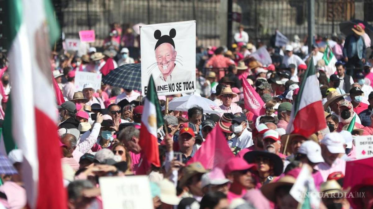 Así toman las calles y plazas miles de mexicanos para defender al INE (Fotos)