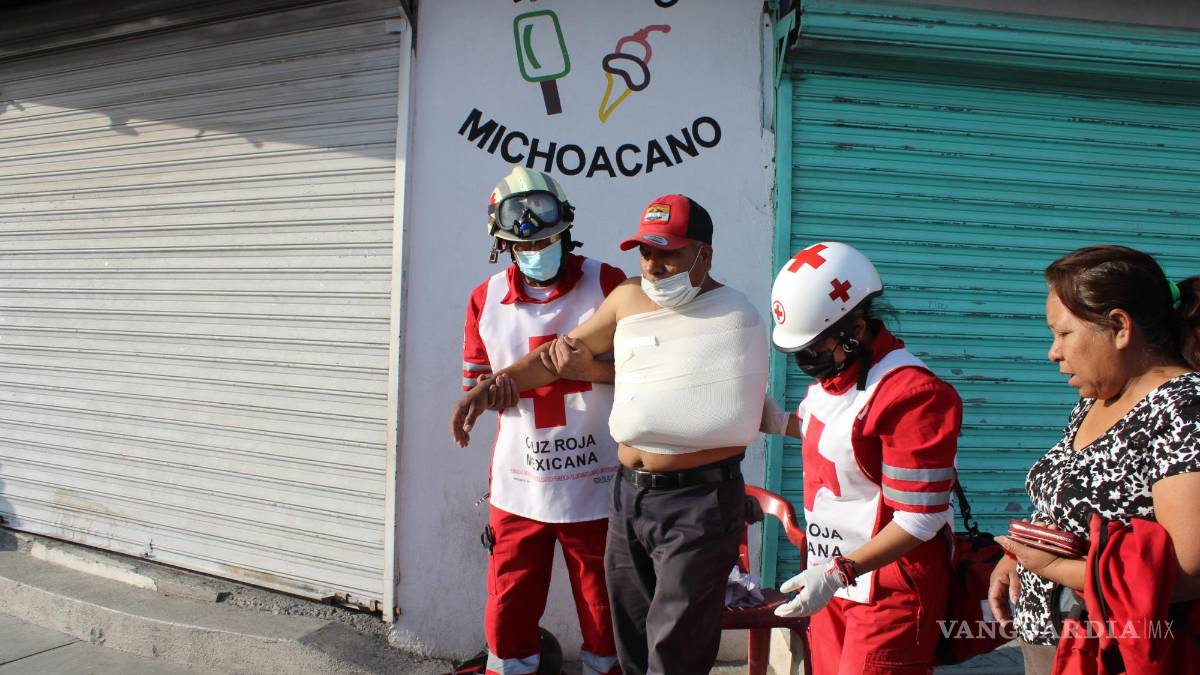 Embiste conductor a vigilante y huye en colonia de Saltillo