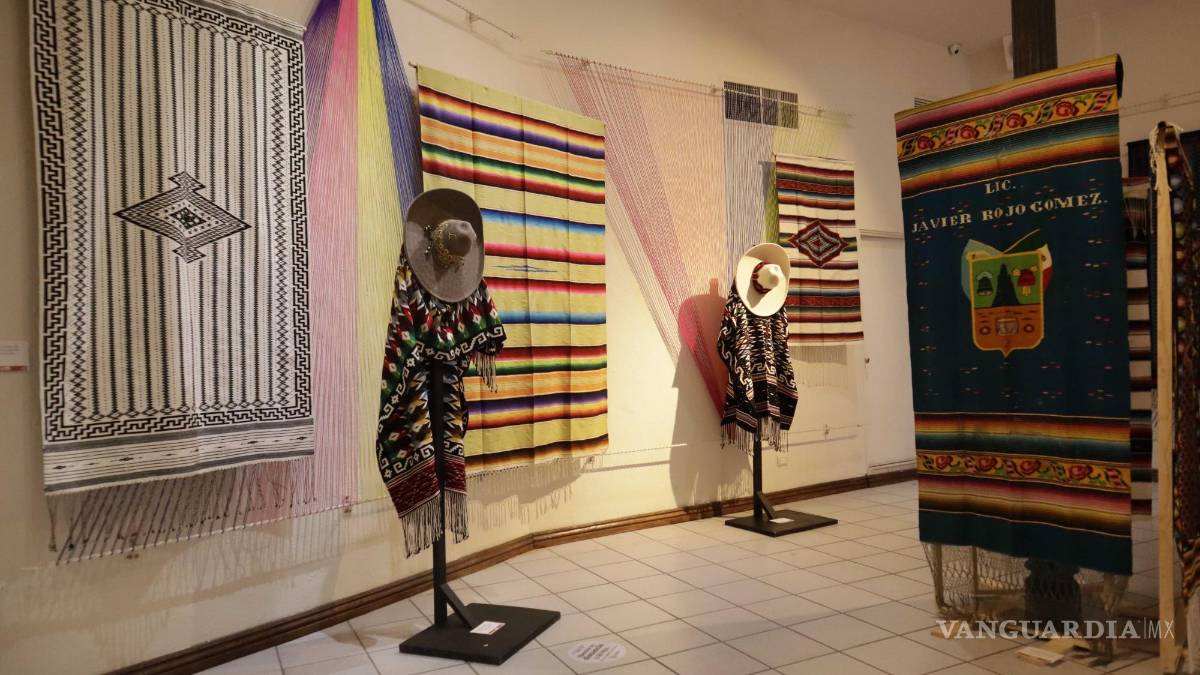 Inauguran en Saltillo la exposición “Sarape y rebozo: orgullo que envuelve la fiesta charra”
