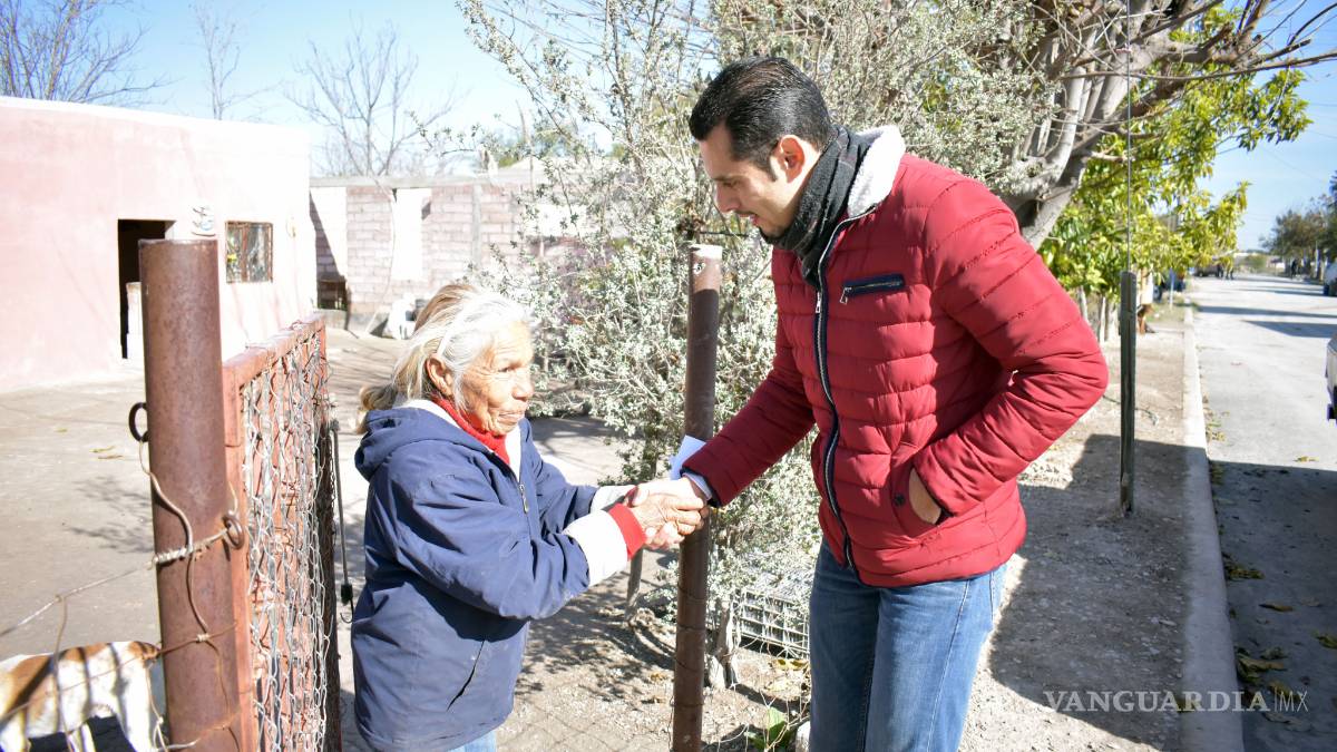 Ante bajas temperaturas, entregan en Nava vales para la compra de gas