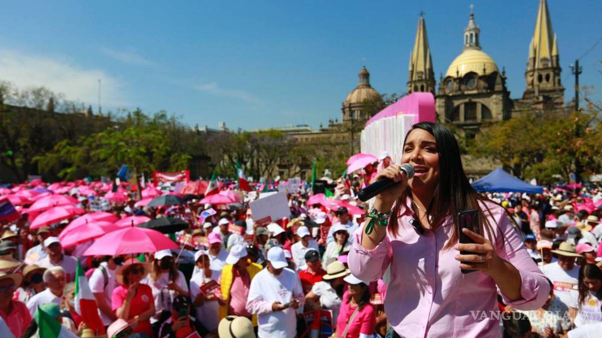 Así toman las calles y plazas miles de mexicanos para defender al INE (Fotos)