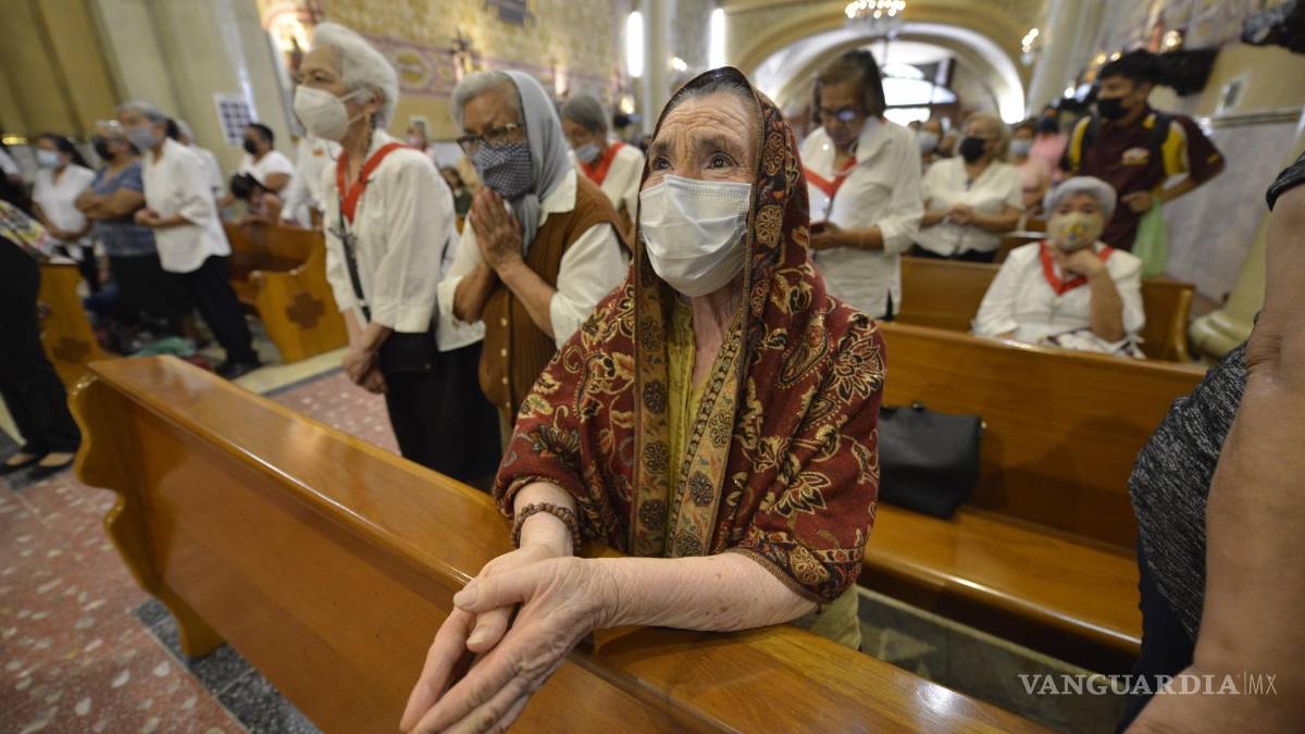 Regresa a su altar el Santo Cristo, tras ser trasladado a la Catedral de Saltillo