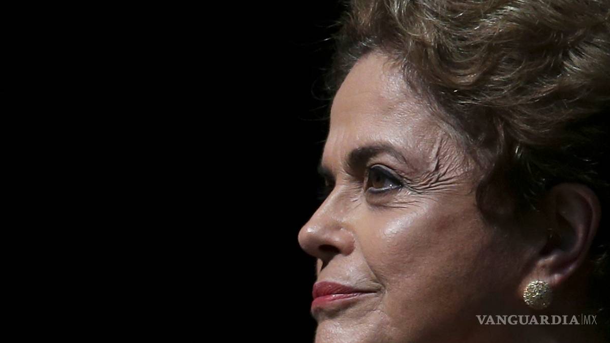 Rousseff limpia su oficina por posible derrota ante el Senado de Brasil