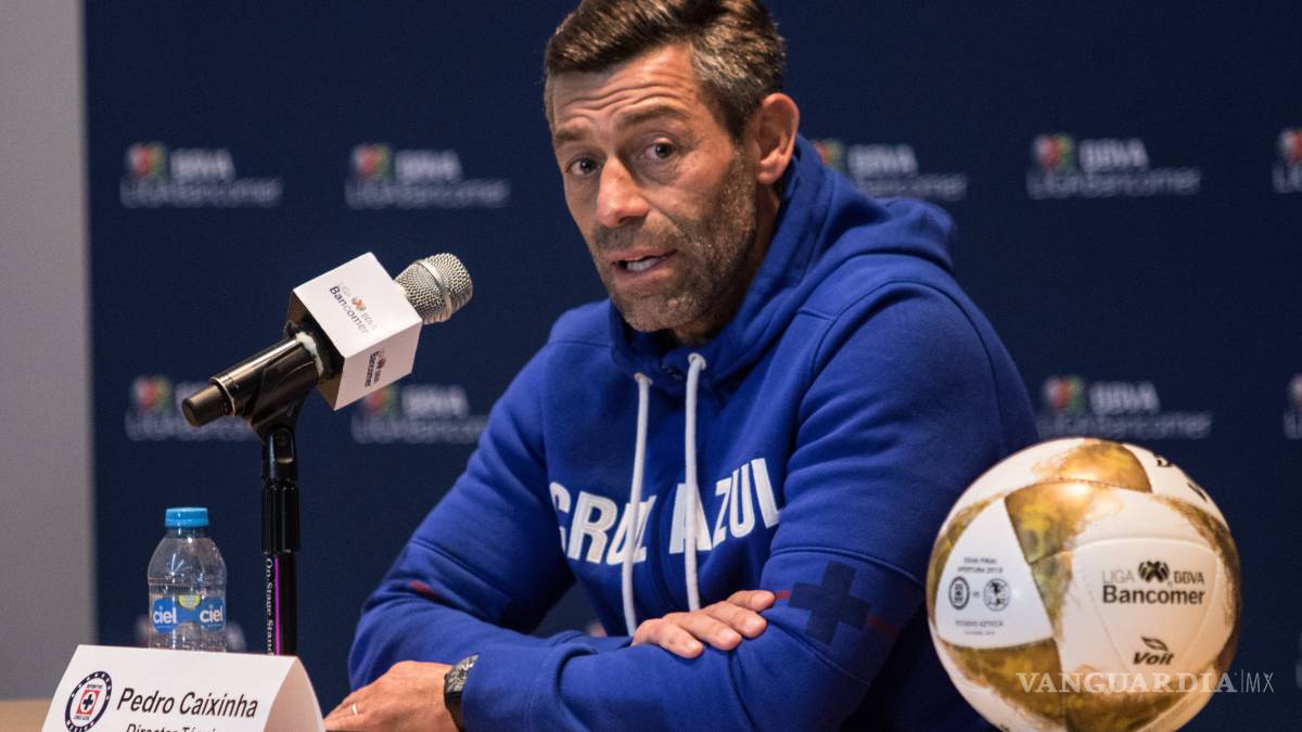 Pedro Caixinha sale del Cruz Azul