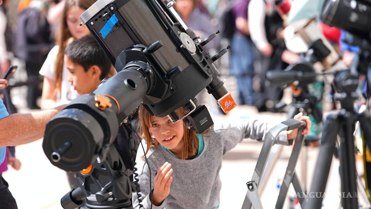 Así cautiva, maravilla y asombra el eclipse solar desde Mazatlán hasta la isla de Terranova (fotos)