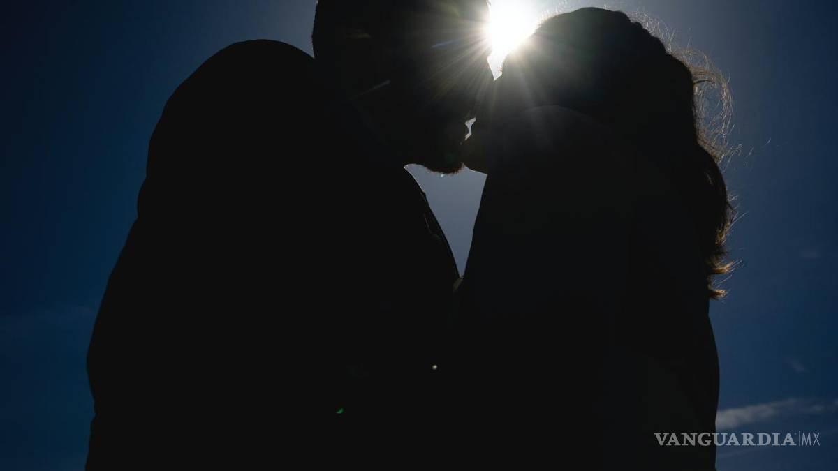 Así cautiva, maravilla y asombra el eclipse solar desde Mazatlán hasta la isla de Terranova (fotos)