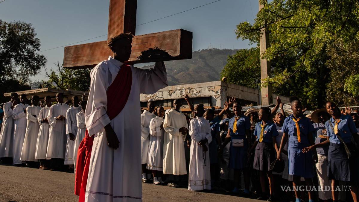 Estas son las 43 imágenes de las representaciones del Viernes Santo que atraparon la atención en el mundo (fotos)