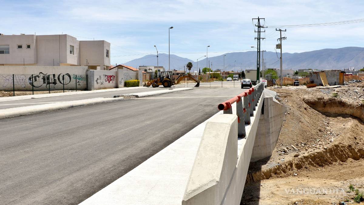 Trabajos de puente sobre arroyo en Saltillo tardarán un mes más