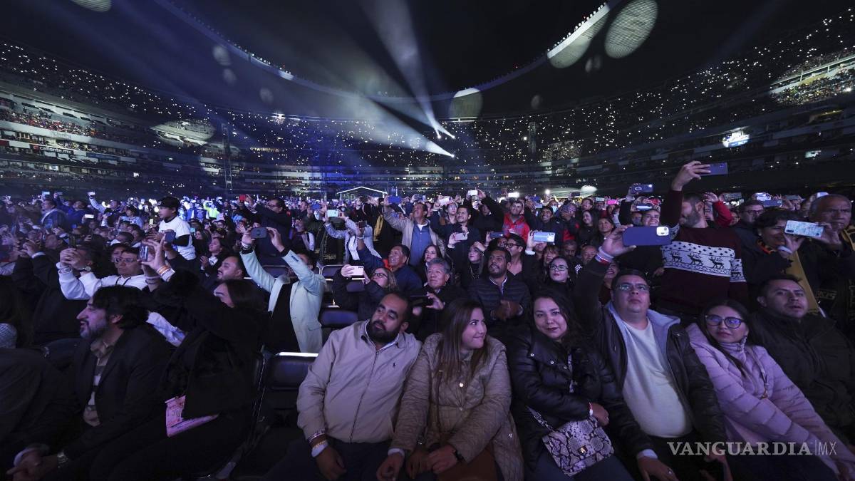 82 mil fans se rinden y se embelesan ante los Bukis en el Estadio Azteca
