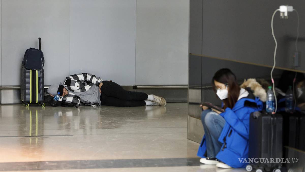 Deja tormenta sin luz a 1.7 millones en EU; sigue golpe de onda gélida