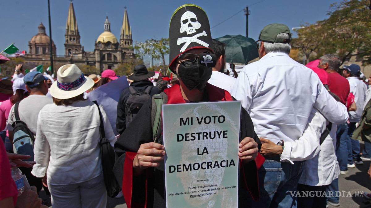 Así toman las calles y plazas miles de mexicanos para defender al INE (Fotos)