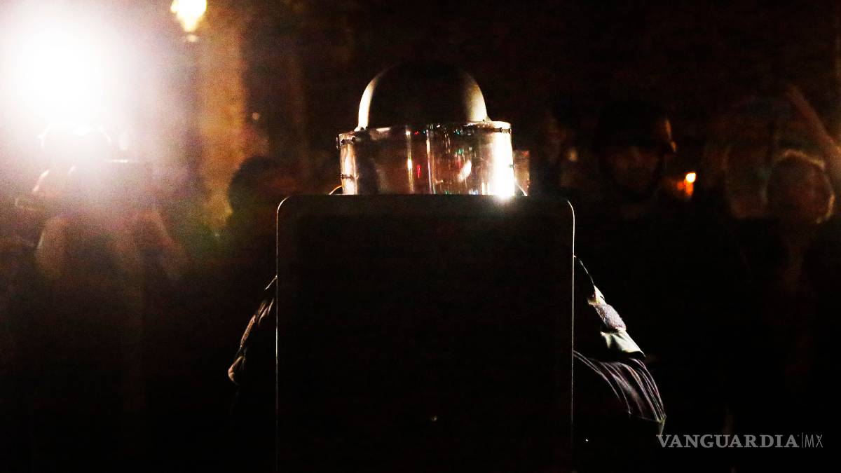 Heridos varios policías y tres detenidos en una redada en periferia de París