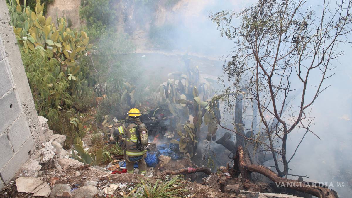 Sujetos provocan incendio y afectan vivienda, en Saltillo