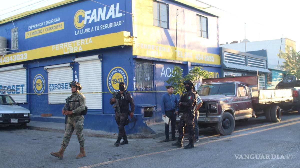 Cateo en negocio de Saltillo resulta en decomiso de armas y metanfetaminas