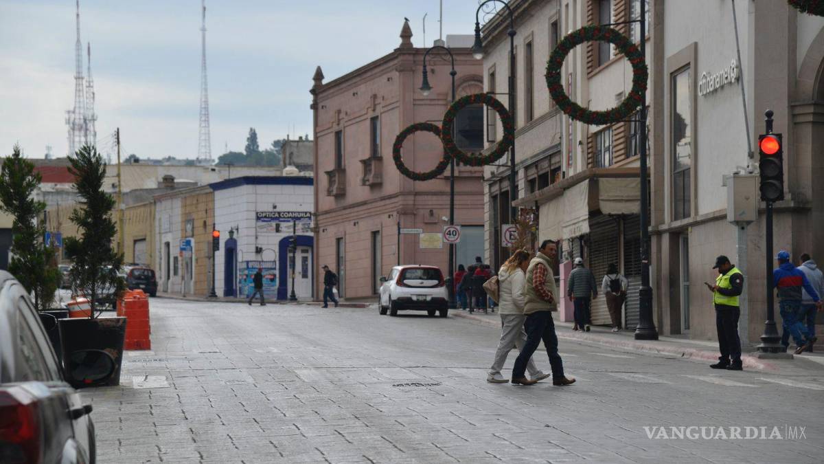 Descansa Saltillo en Navidad, plazas y calles se vacías; estrenan ciudadanos regalos al aire libre