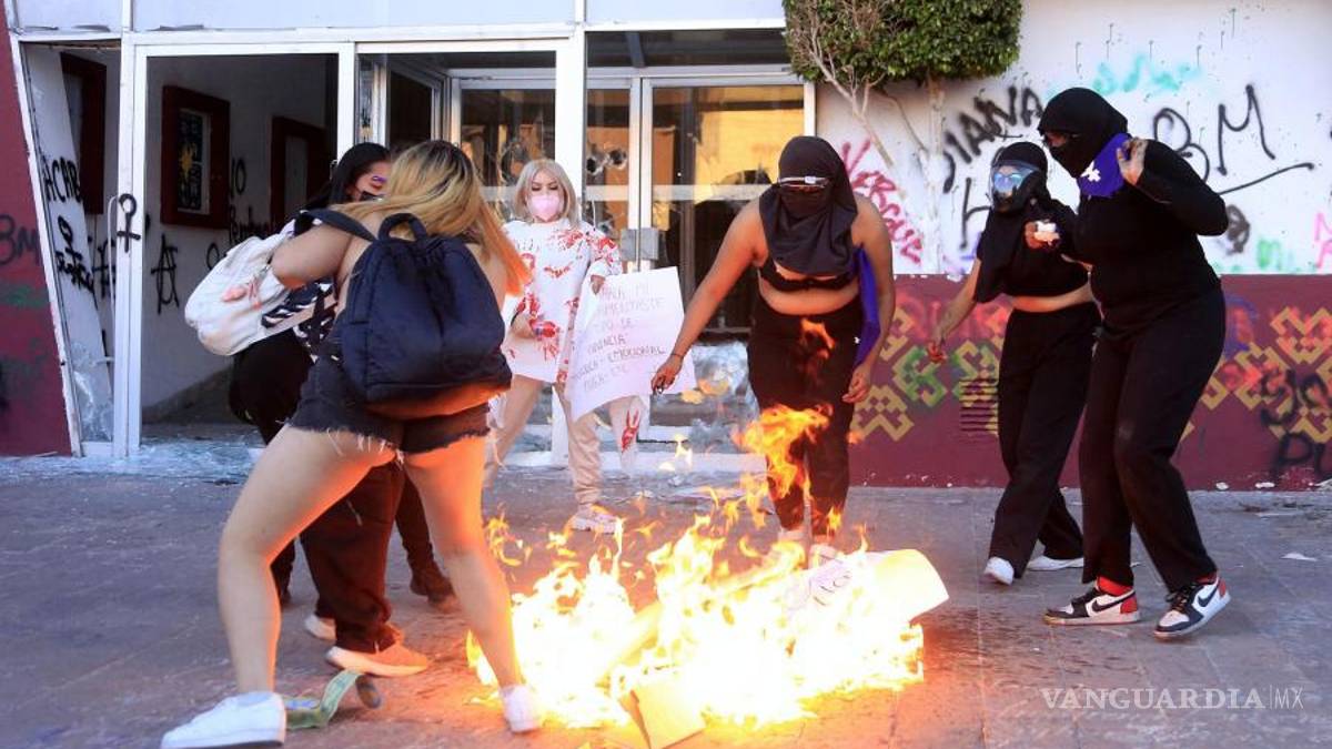 8M: Entre el dolor y la rabia con el grito de “Ni una más” miles de mujeres toman las calles en México (fotos)