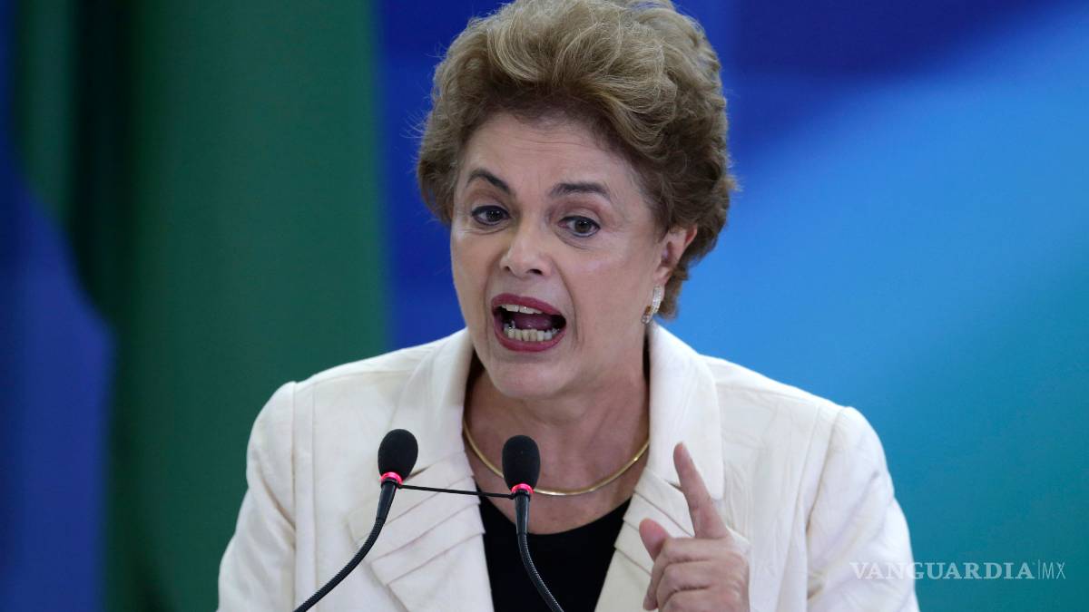 Rousseff se aferra a la presidencia y dice que ‘nunca renunciará’