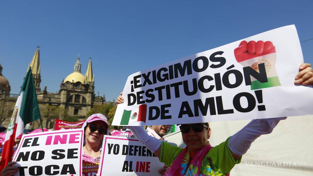 Así toman las calles y plazas miles de mexicanos para defender al INE (Fotos)
