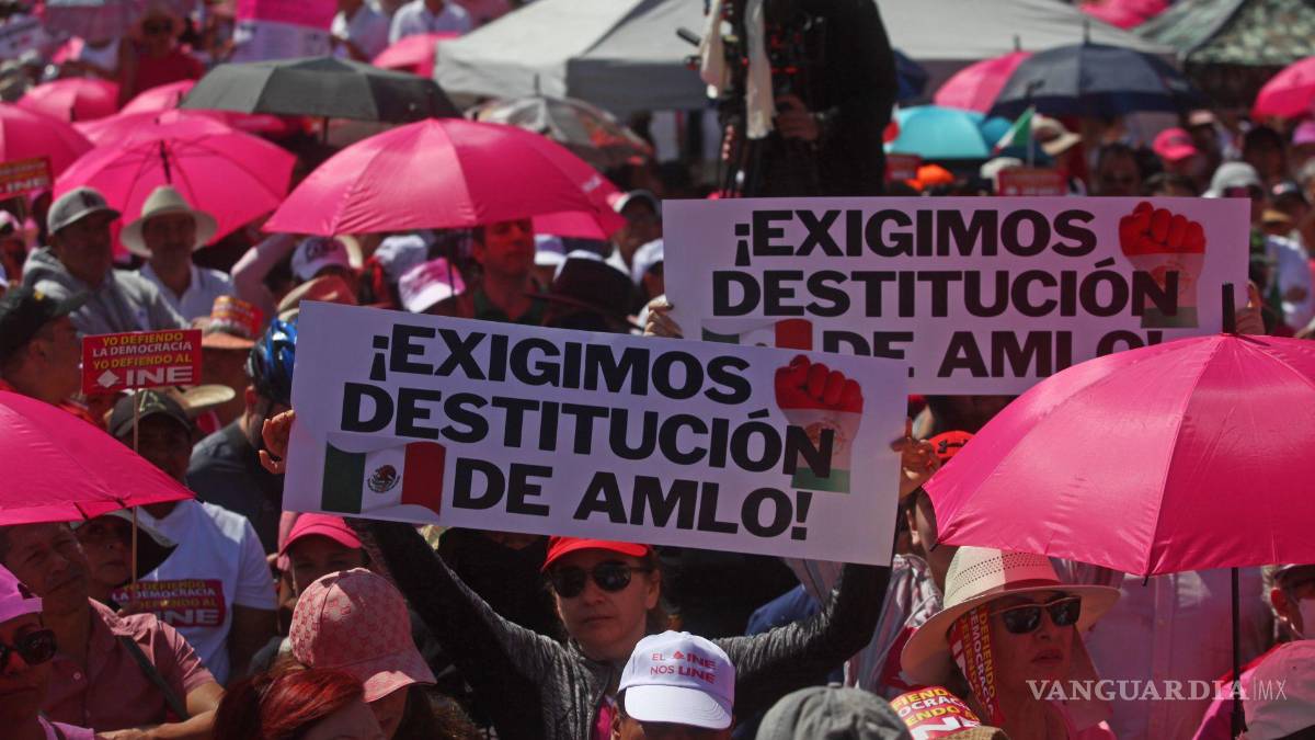 Así toman las calles y plazas miles de mexicanos para defender al INE (Fotos)