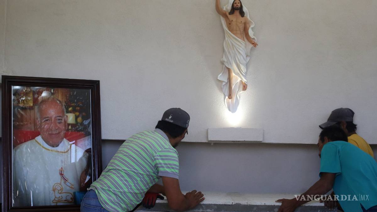 Despiden con mariachi al sacerdote exorcista de la Diócesis de Saltillo