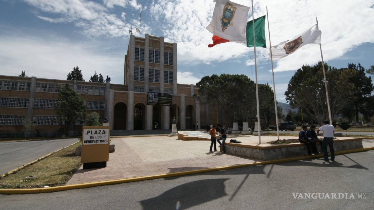 Recibirán becas federales 35% de alumnos de la Narro