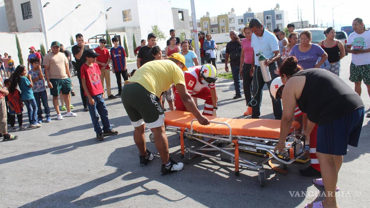 Fallece joven en accidente en moto en Saltillo; sus dos acompañantes están graves (VIDEO)