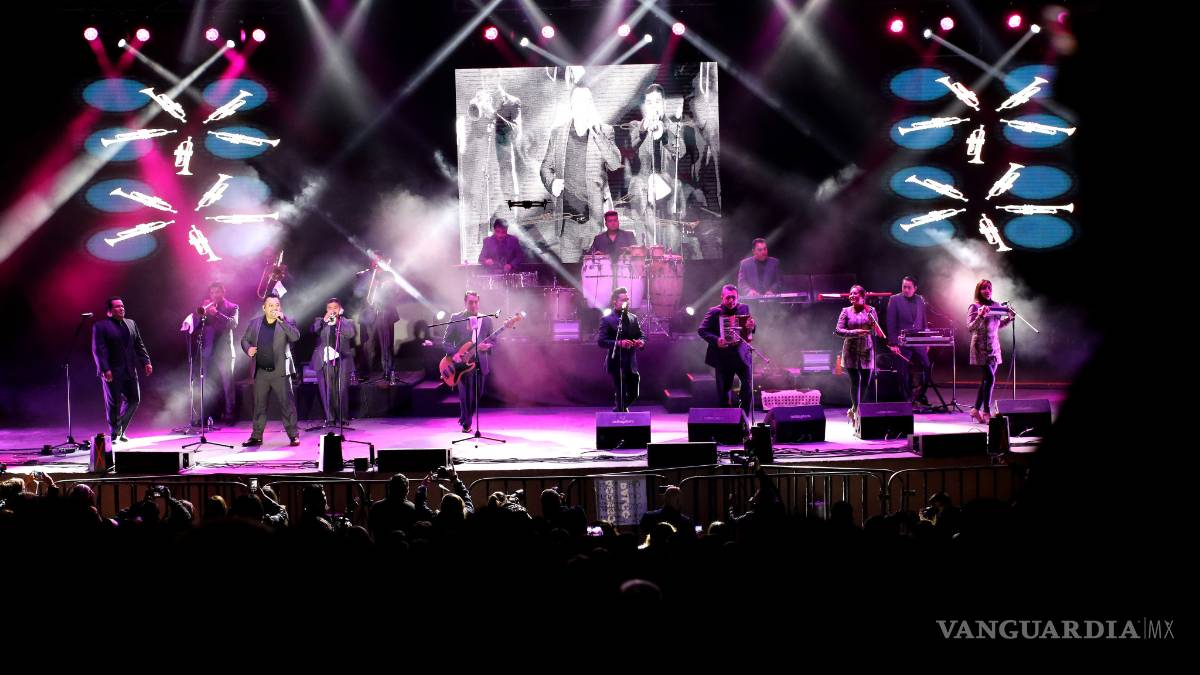 Los Ángeles Azules deleitan a saltillenses: ¡Los dejan bailando hasta el amanecer!