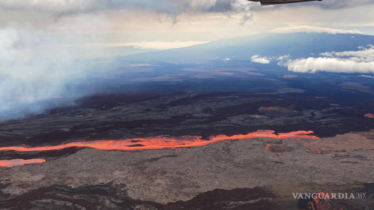 Volcán de Mauna Loa, el más activo del mundo, entra en erupción en Hawai