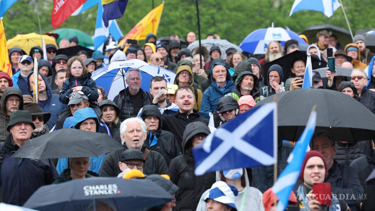 Así inicia el reinado del Carlos III tras una larga espera para ser el monarca británico (fotos)