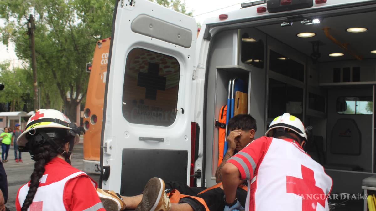 Motociclista de 17 años es embestido por camión urbano en la zona centro de Saltillo