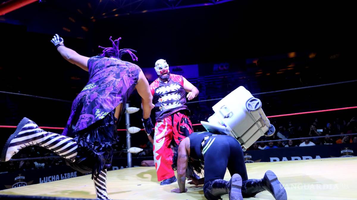 Magia y lucha libre cautivan a los saltillenses