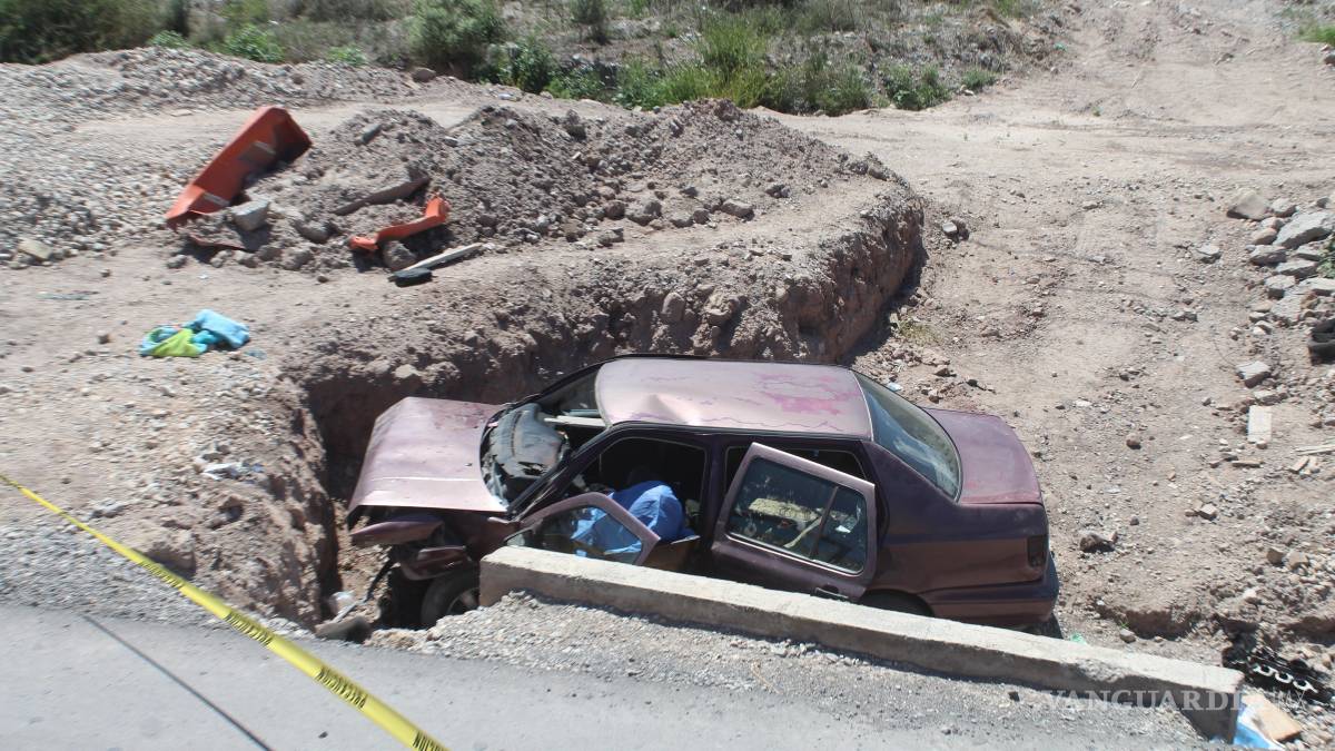 Muere prensado tras caer a barranco en la Saltillo-Zacatecas; cuatro personas lesionadas