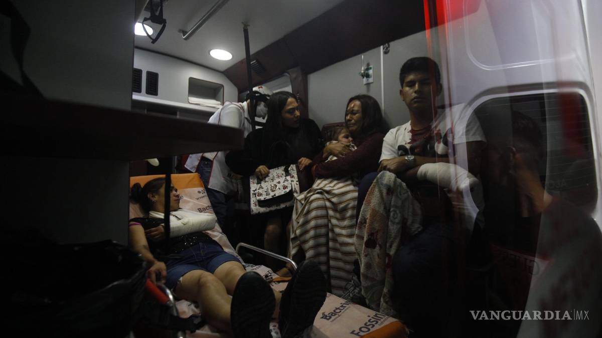 Accidente tras una falla mecánica y volcadura deja cuatro personas lesionadas en Saltillo