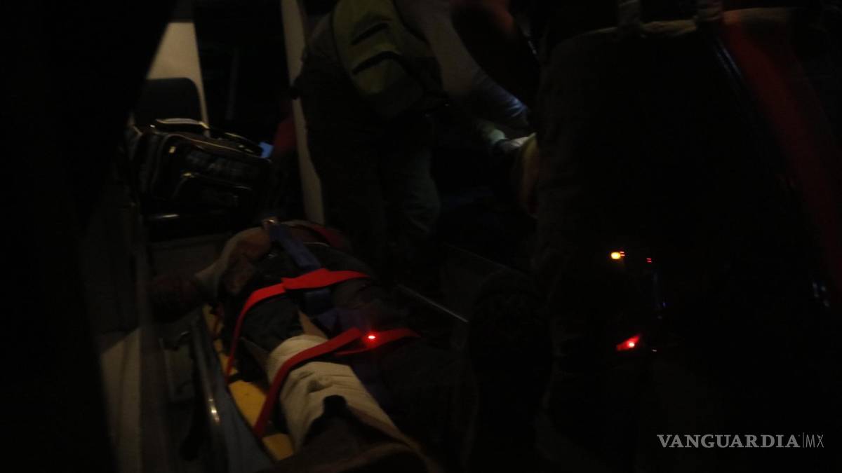 Padre arriesga vida de su hijo por manejar ebrio, en el Libramiento Flores Tapia