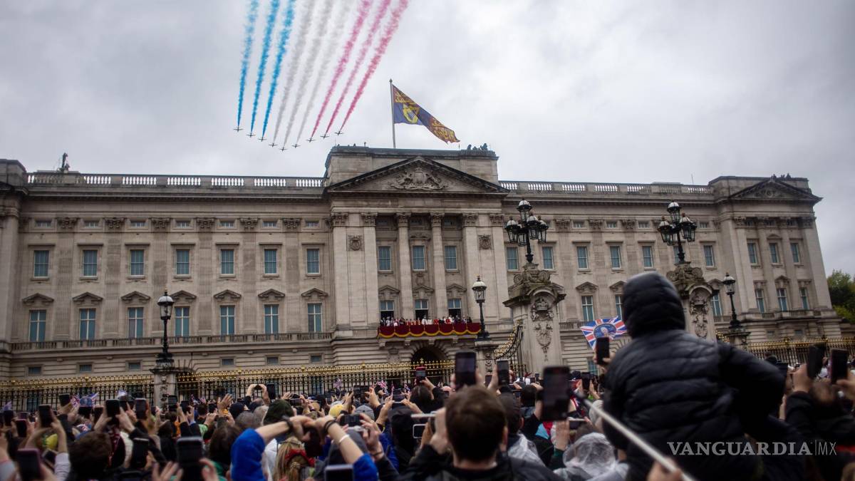 Así inicia el reinado del Carlos III tras una larga espera para ser el monarca británico (fotos)