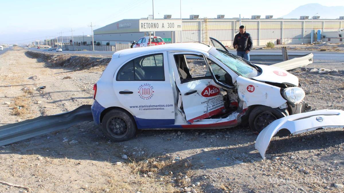 Trabajador de empacadora choca y sufre volcadura en Ramos Arizpe