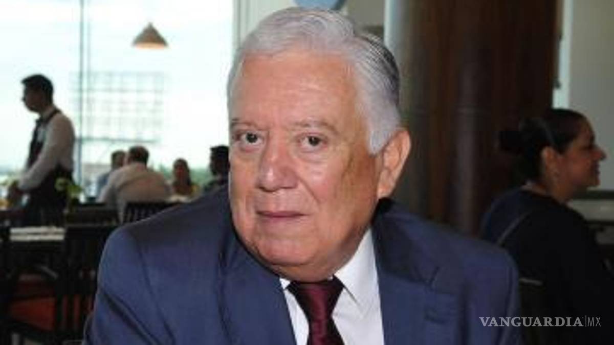 Magistrado de Torreón presenta libro y anuncia comic