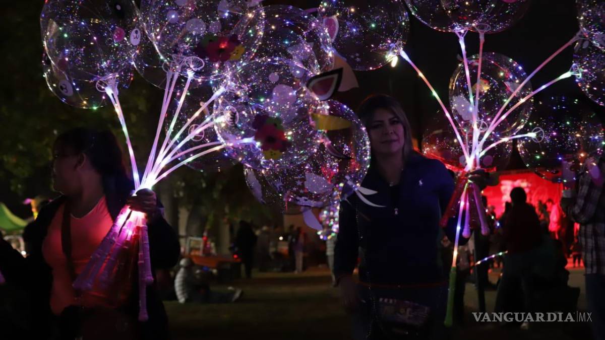 Llega la magia de la Navidad a las calles de Saltillo con la Caravana Coca-Cola
