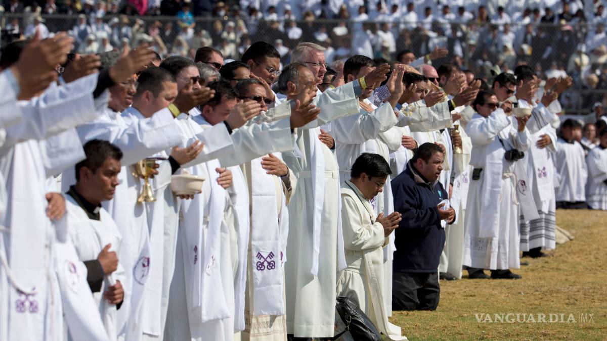 1, 2, 3… y hasta el 43: miles corean en el estadio de Morelia por los normalistas desaparecidos