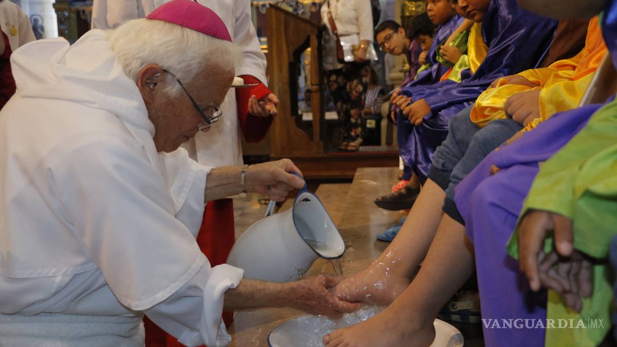 Pide obispo de Saltillo salir en defensa de los migrantes