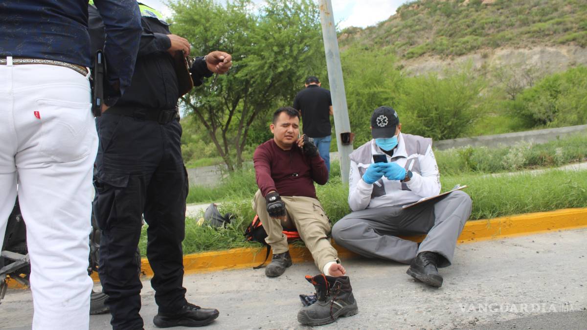 Repartidor sufre aparatosa caída en la glorieta Venustiano Carranza, en Saltillo
