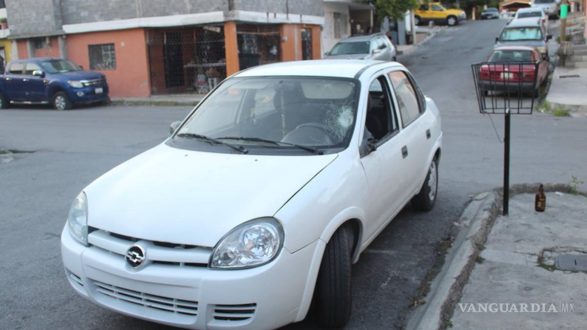 Conductor embiste a lavacoches de un ‘espejazo’, en Saltillo