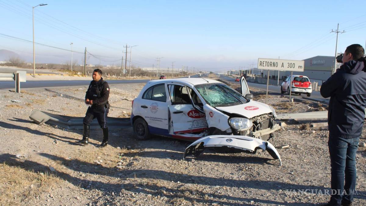 Trabajador de empacadora choca y sufre volcadura en Ramos Arizpe