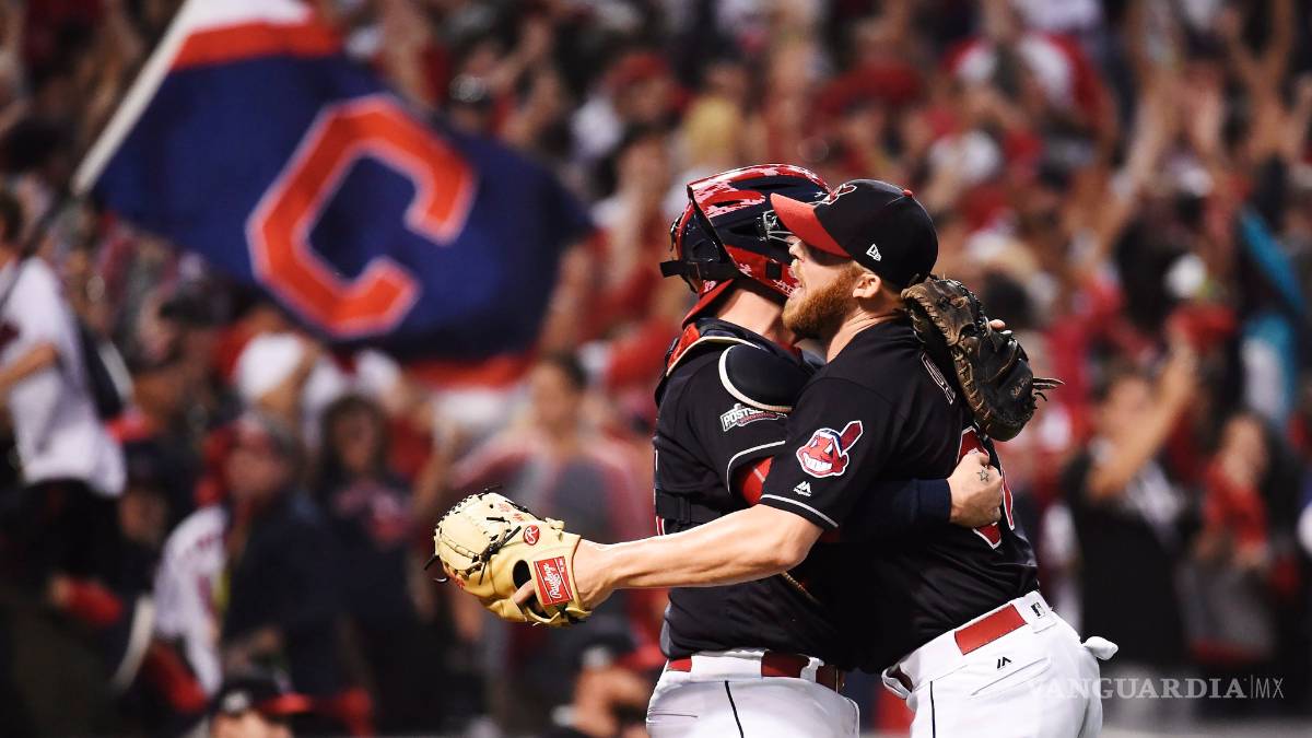 Azulejos entre la espada y la pared; Cleveland a un juego de llevarse la serie
