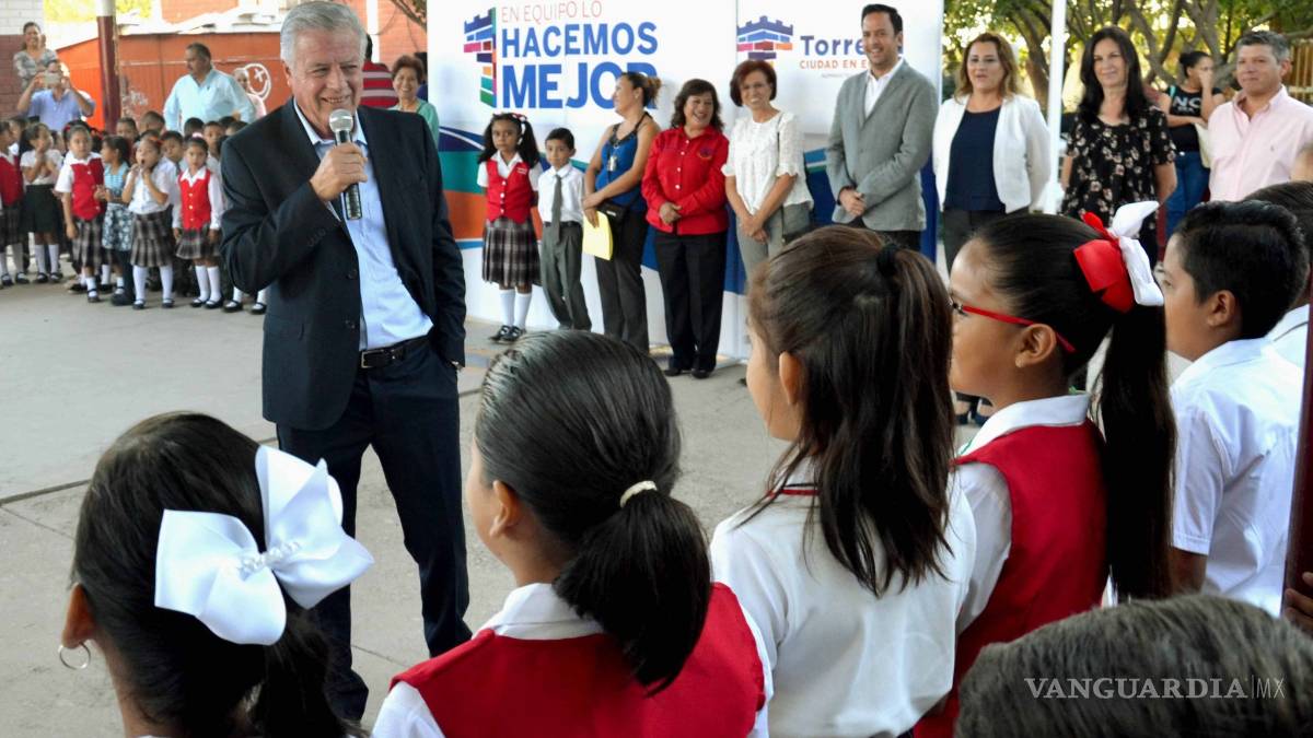 Rehabilitarán y equiparán más de 50 escuelas en Torreón