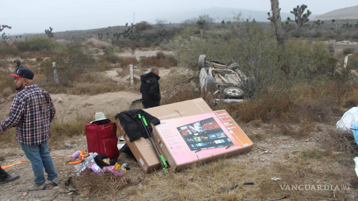 Volcadura sarandea a paisanos en el libramiento norponiente de Saltillo