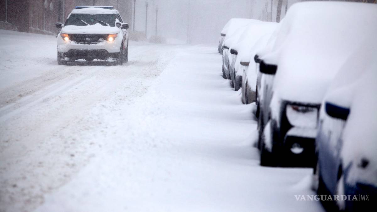 Suman 17 muertos por gigantesca nevada en la costa este de EU