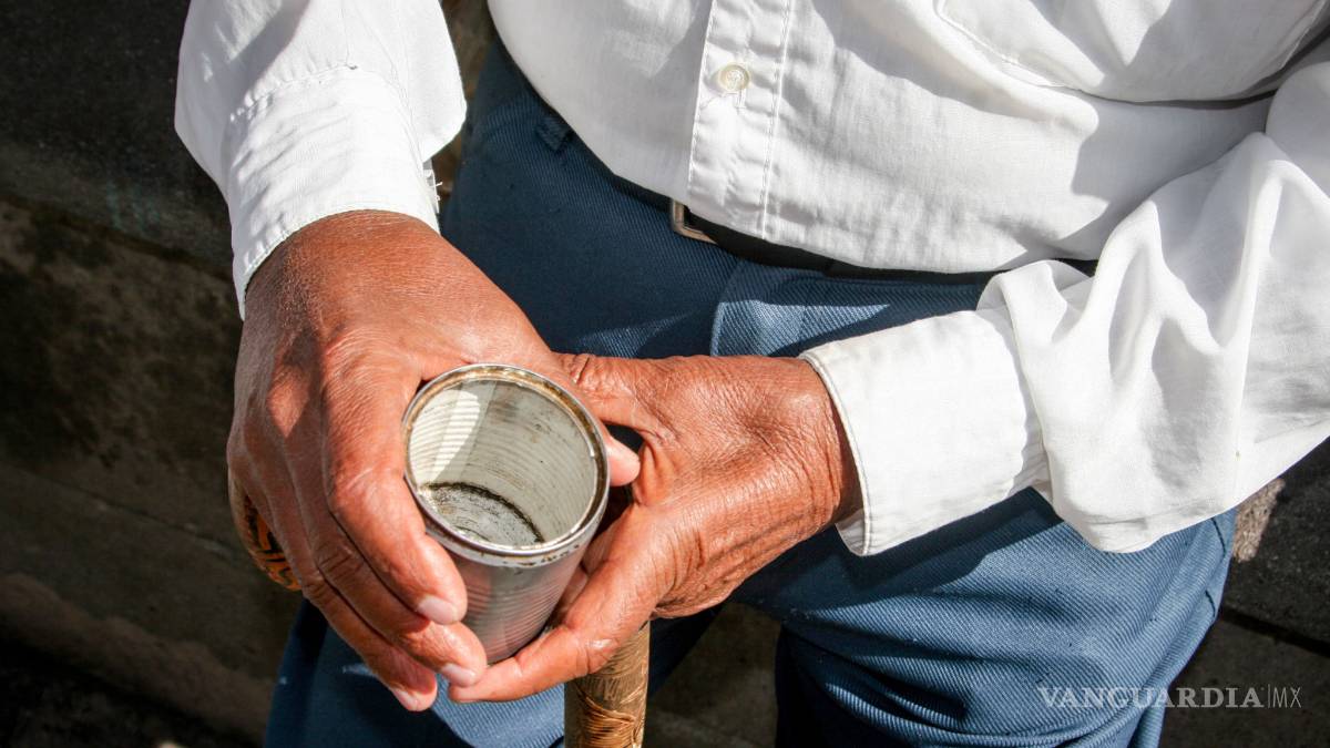 Saltillo podría regular el ‘boteo’ en las calles