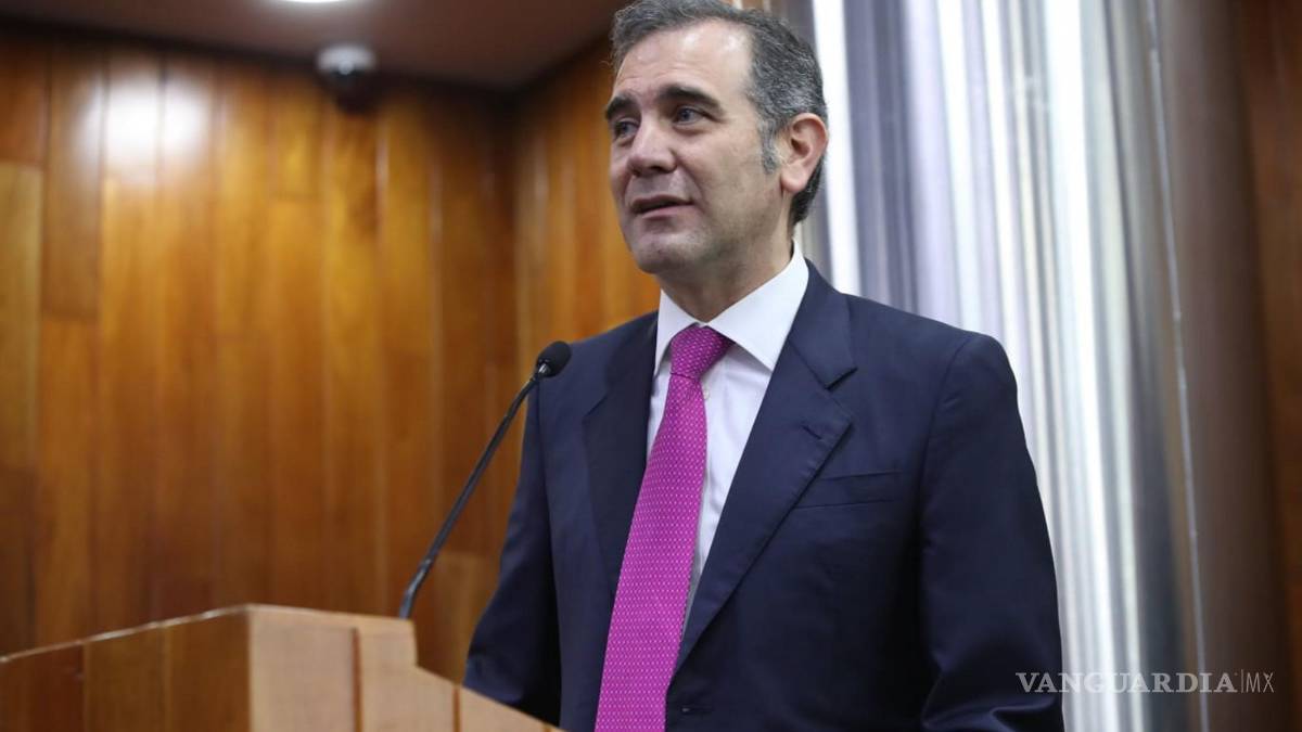 Cuesta 4.4 mdp informe de salida de Lorenzo Córdova del INE