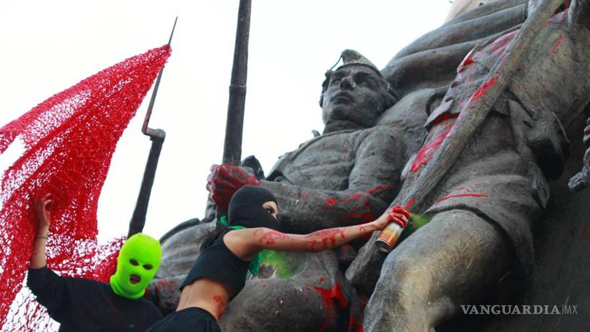 8M: Entre el dolor y la rabia con el grito de “Ni una más” miles de mujeres toman las calles en México (fotos)